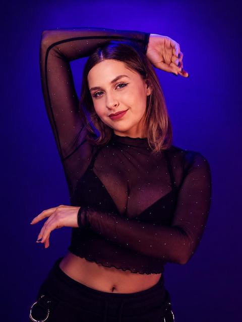 Emilia Espinosa, profesora de K-pop · Reggaetón Old School · Girly/Heels en TemucoMambo